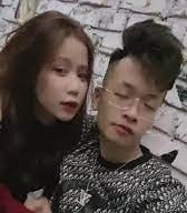 พี่สาวเลียน้องชายของเธอเลีย