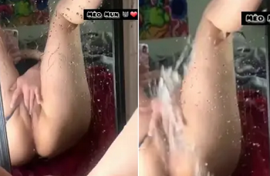 การต่อสู้ของน้ำมันหอมระเหย Nguyen Vu Yen Nhi ในคืนสีดำ