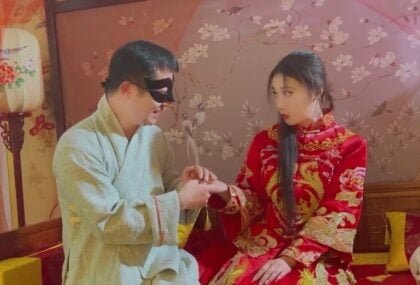 น้องสาวของ Hiep ผู้ยิ่งใหญ่พอใจกับดาบของเขา