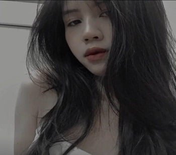 น้องสาวที่น่ากลัวกระตุ้นด้วยของเล่นทางเพศในห้องนอน
