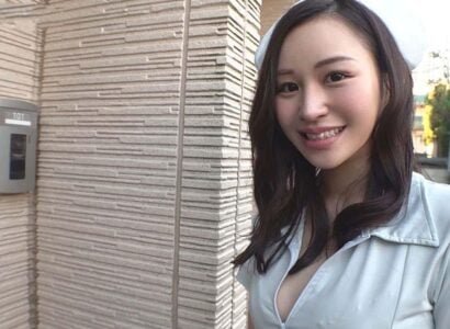พยาบาลเต้านมขนาดใหญ่ดูแลผู้ป่วยที่บ้านในแบบของตนเอง